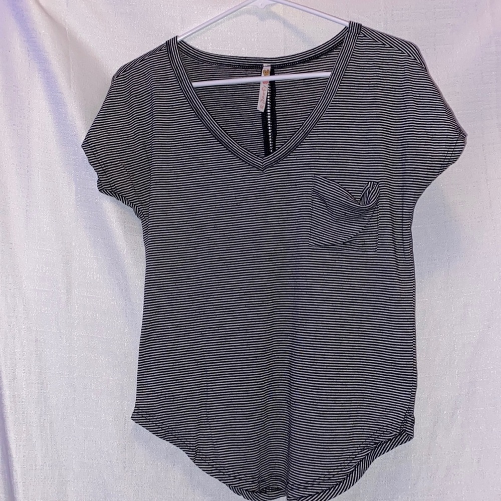 M Black&White Striped Shirt